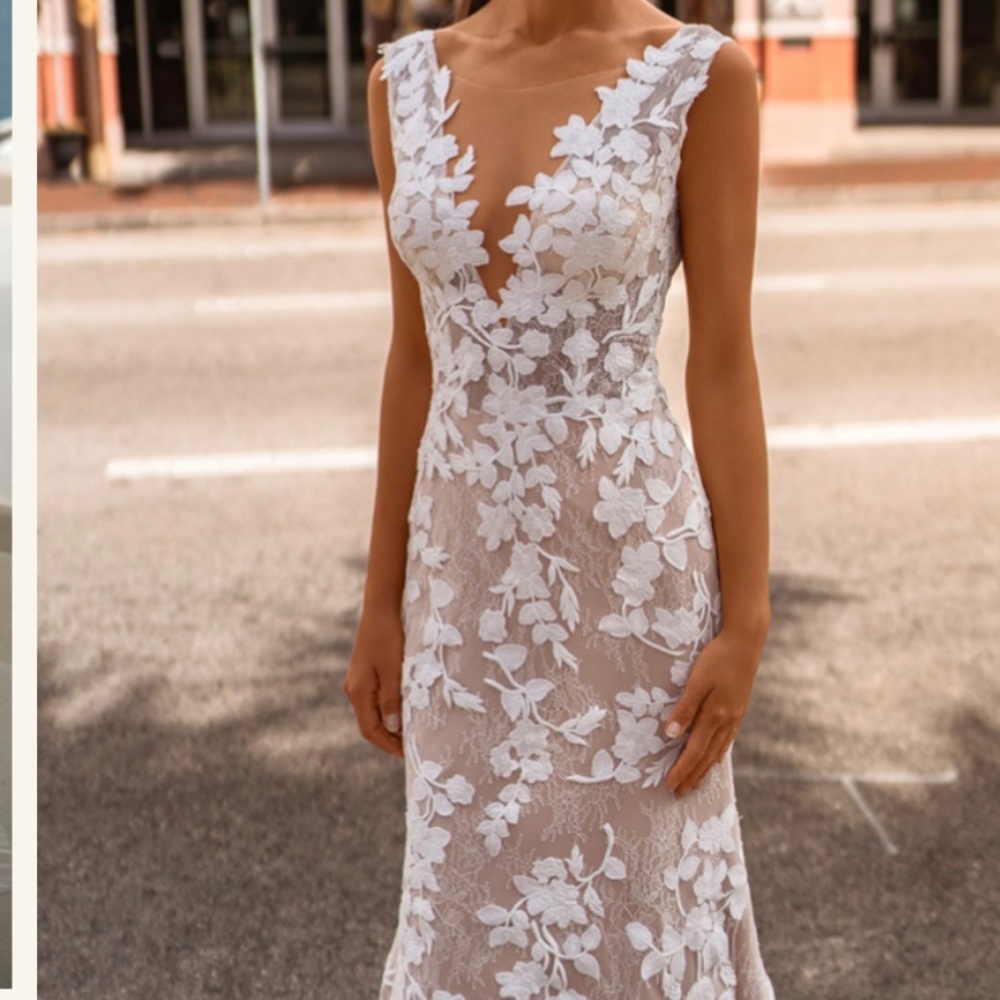 AriaBride Wedding Dress - Never Been Worn